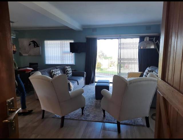 3 BEDROOM TOWNHOUSE FOR SALE IN GLENMORE BEACH